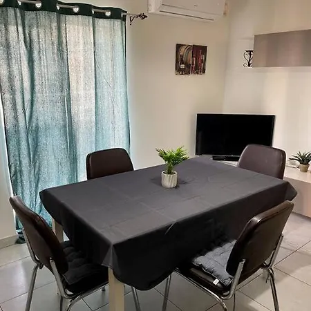 Center Properties - Modern & Air Conditioned In The Heart Of Bugibba * St Paul's Bay