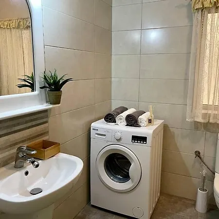 Center Properties - Modern & Air Conditioned In The Heart Of Bugibba Apartament