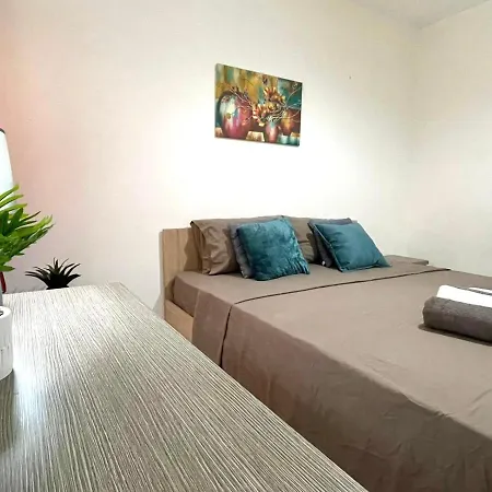 Center Properties - Modern & Air Conditioned In The Heart Of Bugibba *