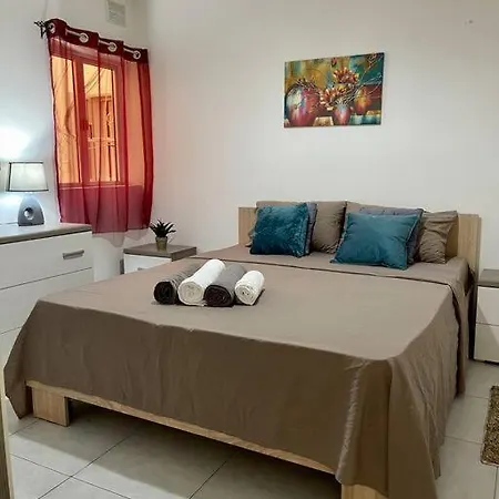 Lejlighed Center Properties - Modern & Air Conditioned In The Heart Of Bugibba San Pawl il-Baħar
