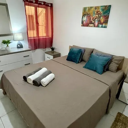 Center Properties - Modern & Air Conditioned In The Heart Of Bugibba *